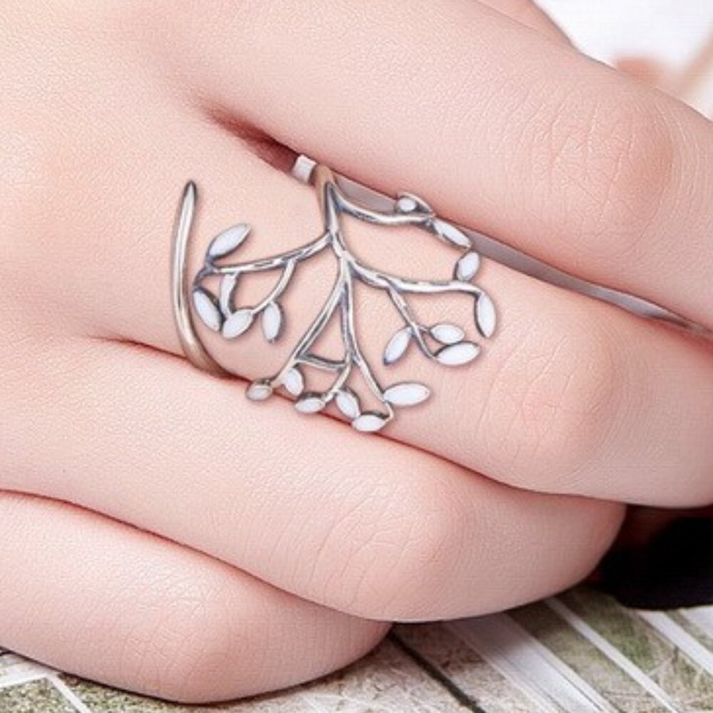 White enamel leaf adjustable wrap ring in 925 sterling silver Big Dramatic
